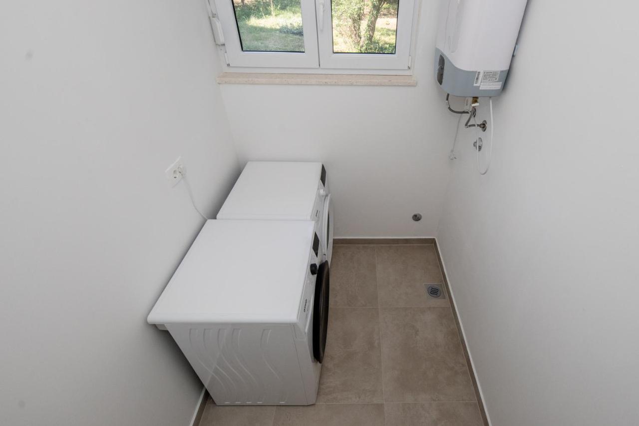 Peaceful Haven Near The Sea-Apartments Torlak Rab Banjol 外观 照片
